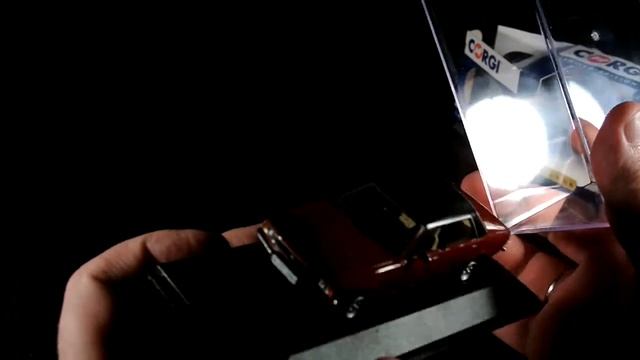 Ford Taunus 2.0 Ghia - Corgi/Vanguards [Unpacking] смотреть онлайн