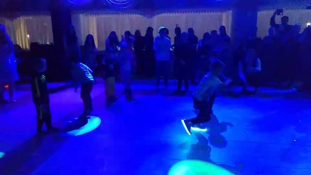 Break kids // Детский брейк \\ атмосферные брейкеры смотреть онлайн