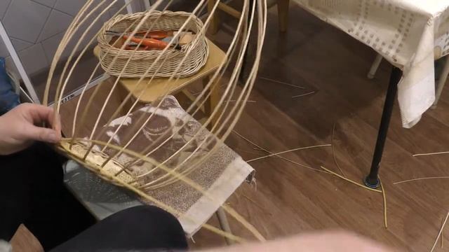 Ваза для фруктов из ивовой лозы. смотреть онлайн