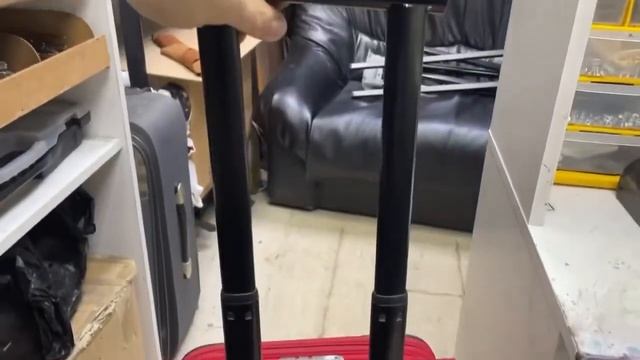 Замена рукоятки телескопической ручки. Ремонт чемодана. Мной придуманный вариант. смотреть онлайн