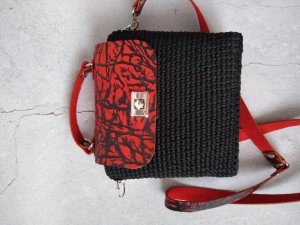 Мини сумочка из полиэфирного шнура и натуральной кожи