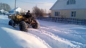 Самодельный "вездеход" Первый выезд по снегу... колёса - УРАЛ "ободрыши",мосты -УАЗ,мотор -ВАЗ 2109