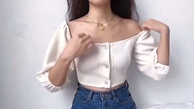 Короткий топ с пышными рукавами смотреть онлайн