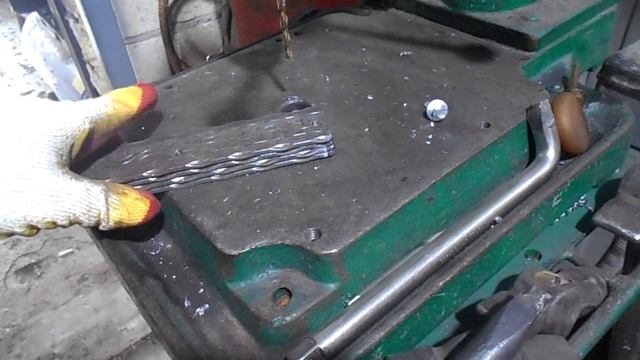 Простые кованные ручки на двери - своими руками . смотреть онлайн