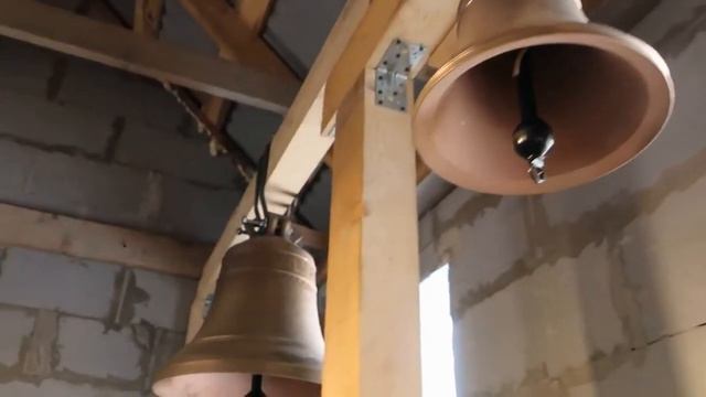 Установка колоколов в посёлке  Красноармеец