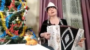Татар апасы матур итеп ак гармунда уйнап жырлый