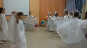 Танец к дню Матери. Старшая группа