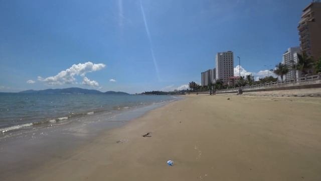 Пустынный пляж Вьетнама | Северный пляж в Нячанге без туристов и без людей (01.10.2021)