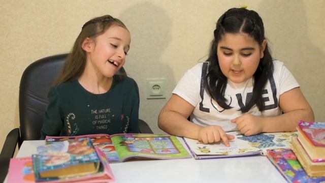 Читаем с Анной - "თოვლის ბაბუას ეკრანი" (Экран Деда Мороза) & "Белые Стихи" смотреть онлайн