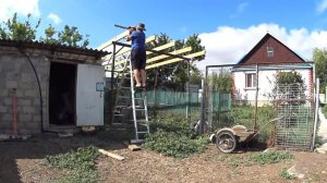 Деревенские будни / Строю навес