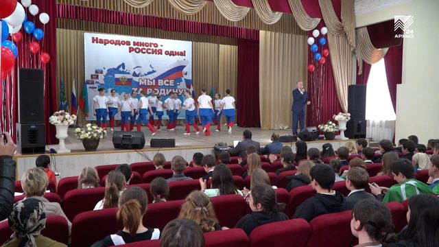 Отчетный концерт народных коллективов прошел в Зеленчукском районе КЧСР
