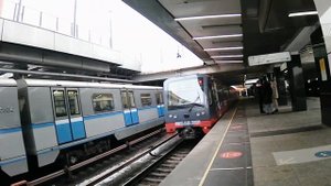 Москва. Поезд «Русич» в окраске «Александр Невский» на станции «Кунцевская» . 09 января 2022