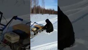 Снегоход "Рыбак 2м" в глубоком снегу