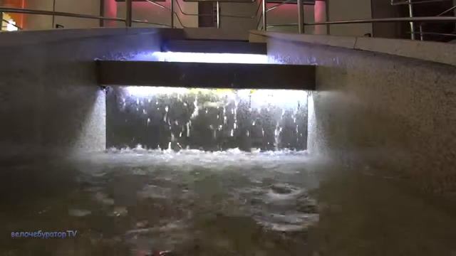 слушай в наушниках водопад на лестнице жд вокзал Екб смотреть онлайн