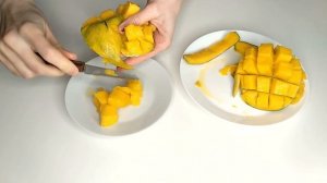 Простой способ очистить манго от кожуры, сделать фруктовую нарезку.