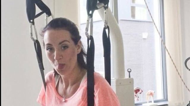 В 37 лет её парализовало, а муж решил не тащить на себе ИНВАЛИДА  Но нашелся человек, который...