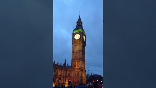 Big Ben chimes @ 4pm