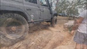 Defender 110 TD5 vs Land Cruiser 80 Series Offroad Battle