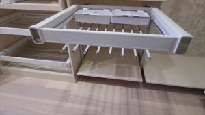 Гардеробная система Stilos Alum и двери купе