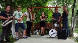 Zespół STARS - Idzie Hela z wesela (Dookoła księżyca)