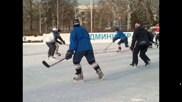 Как надо заливать лед для хоккея на улице (мнение моего отца) смотреть онлайн