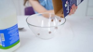 Eva Shows Good Everyday Habits - Brush Your Teeth + more | Eva Bravo Play