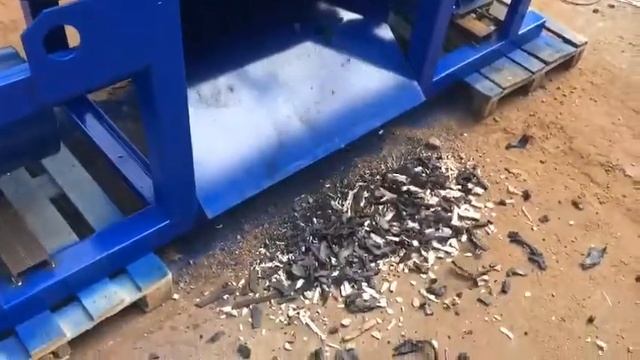 Работа универсального промышленного шредера для пластика, резины, дерева, бумаги и стекла ШДП-3600
