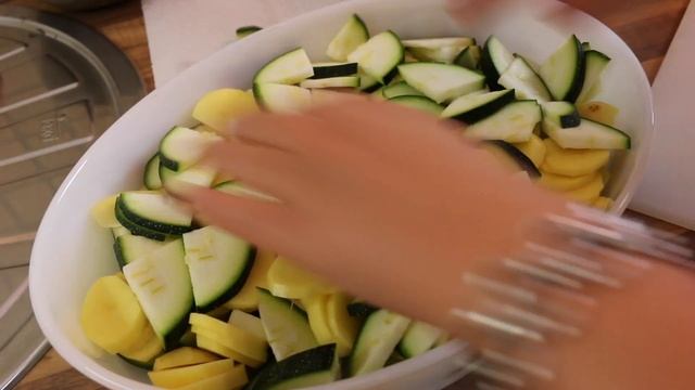 Запеченые КАБАЧКИ с картошкой ПО ГРЕЧЕСКИ. Легкий веганский рецепт.