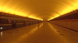 Движение поездов по станции метро Политехническая (Санкт-Петербург, 2023 год)
