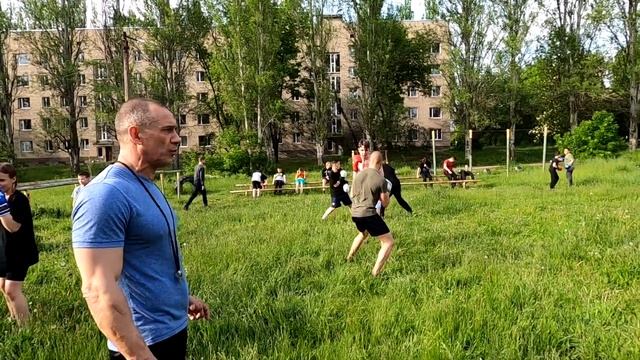 Уличная групповая тренировка. Кикбоксинг