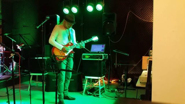 Axe FX II Demo: Fender 6G12 Concert with a 2x12 Zilla Cab IR. смотреть онлайн