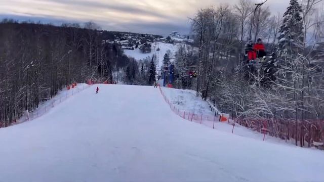 Степаново. Горнолыжный курорт. Спуск на сноуборде. смотреть онлайн