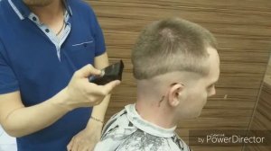 Мужская стрижка под машинку или опасной бритвой