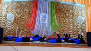 Танец на День мира. ГУО "Малоавтюковская средняя школа"