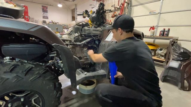 Honda TRX 520 Oil Change & Basic Service / How To Change The Oil / MAX'S MOTO SHOP смотреть онлайн