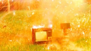 ✅Молния ударила в телевизор! Жесть. Поймали грозу змеем