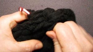 Вязание: Корзинка для кошки крючком из старых вещей.
