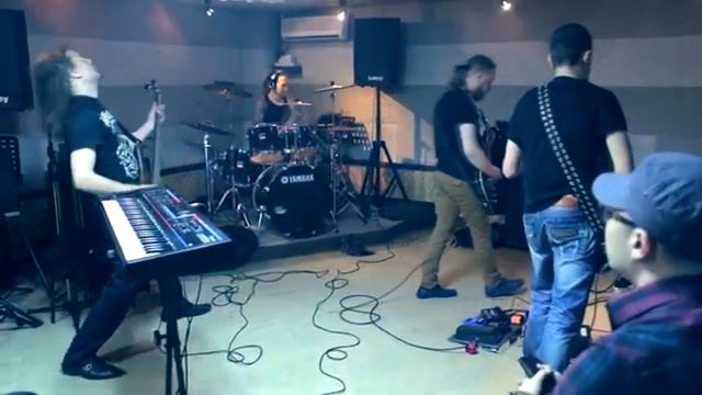 ?Как выглядит реп база в Сеуле\Репетиция в Южной Корее? смотреть онлайн