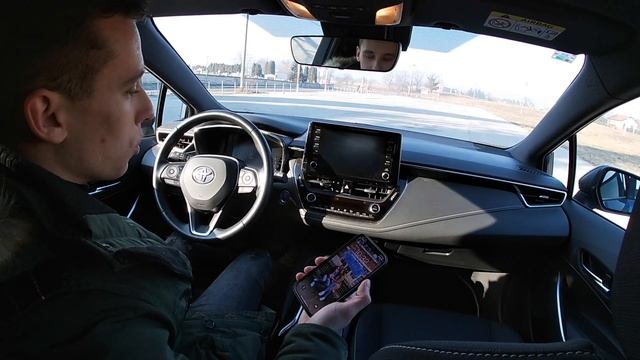 Veliki auto koji malo troši... Toyota Corolla TS Hybrid 2020 смотреть онлайн