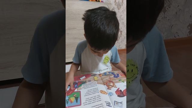 Данияр,если что,не умеет читать? за 2 недели читаний перед сном, запомнил даже , где стр.перевернут смотреть онлайн