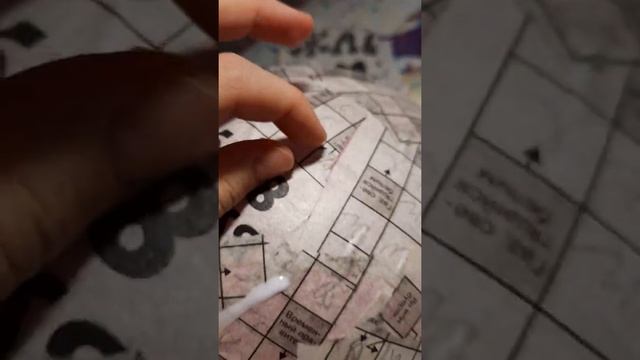 делаем поделку из-клея, шарика,газеты,и кистачки смотреть онлайн