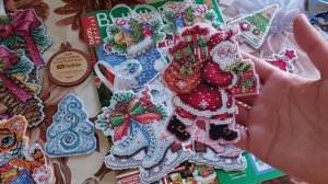 Оформила игрушки на пластике. Только, недавно, давно/ вышиваю по журналу/ вышивка крестиком