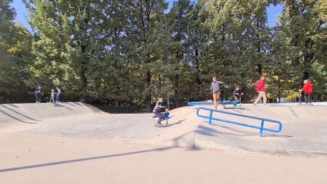 Скейт-Парк в Парке Горького 04.10.2020. Алматы - 1 Minute Story NS смотреть онлайн