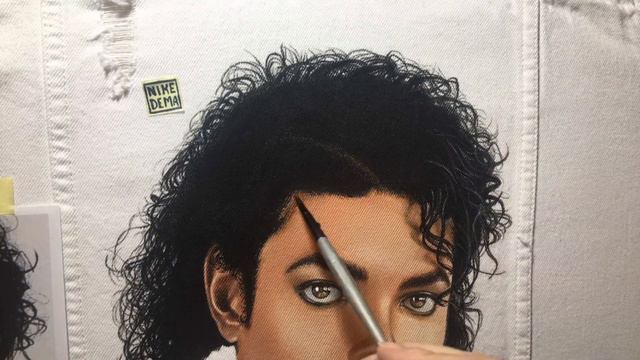 MICHAEL JACKSON PAINTED ON WHITE JEANS JACKET смотреть онлайн