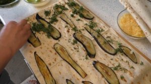 Рулет из Лаваша с Баклажанами на скорую руку . Просто . Быстро . Вкусно .