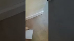 когда стена кривая и вы хотите плинтус поставить