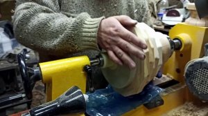 Фруктовницы со вставками из бука.mp4