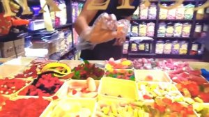 Мистер Макс и мисс Кейти СУПЕР Челлендж ОЧЕНЬ МНОГО КОНФЕТ Mister Max and miss Katy super challenge