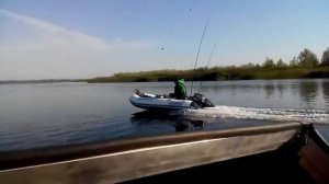 флагман 330-u и ямаха 8 2т.