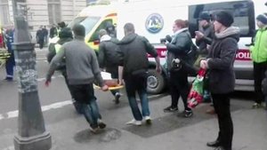 При взрыве в метро Санкт-Петербурга погибли десять человек, десятки доставлены в больницы